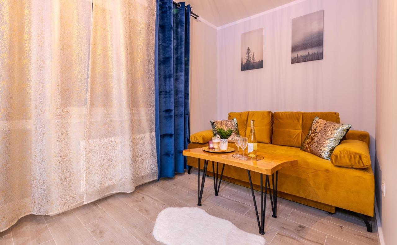 ウストシキ・ドルネApartament Kasztelanアパートメント エクステリア 写真